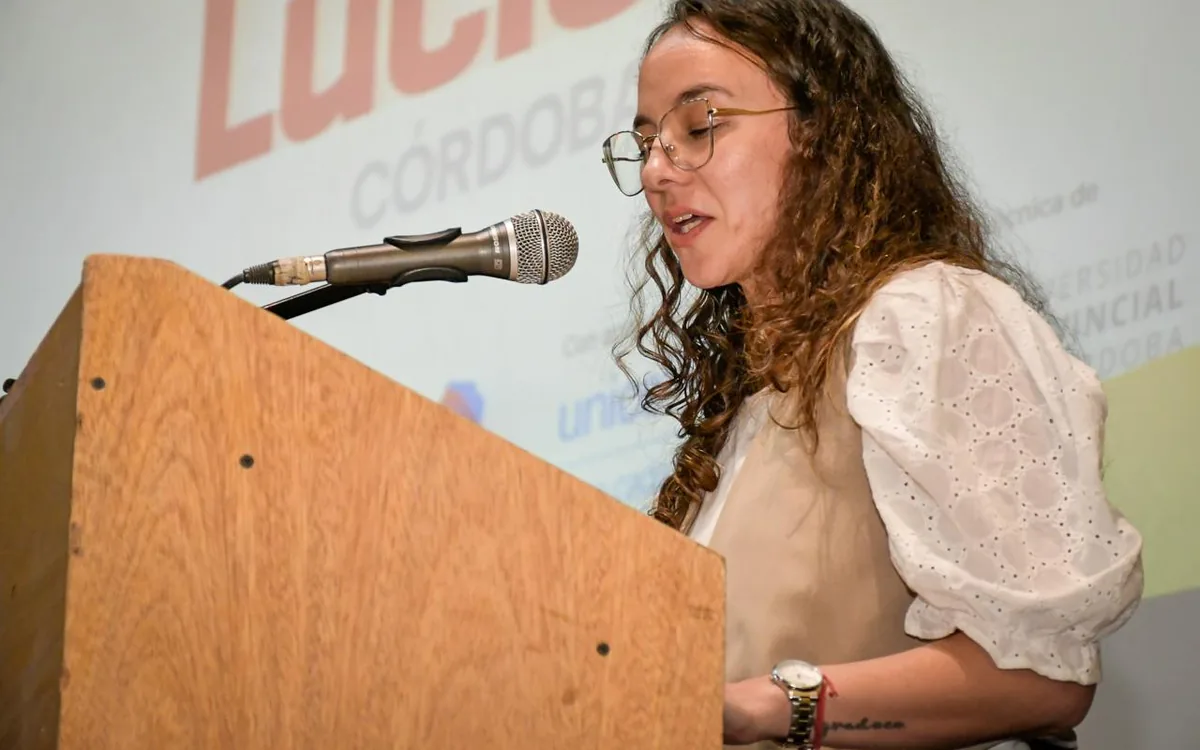 Ab. Diamela Belén Cravero exponiendo en una capacitación sobre la Ley Lucio en Córdoba